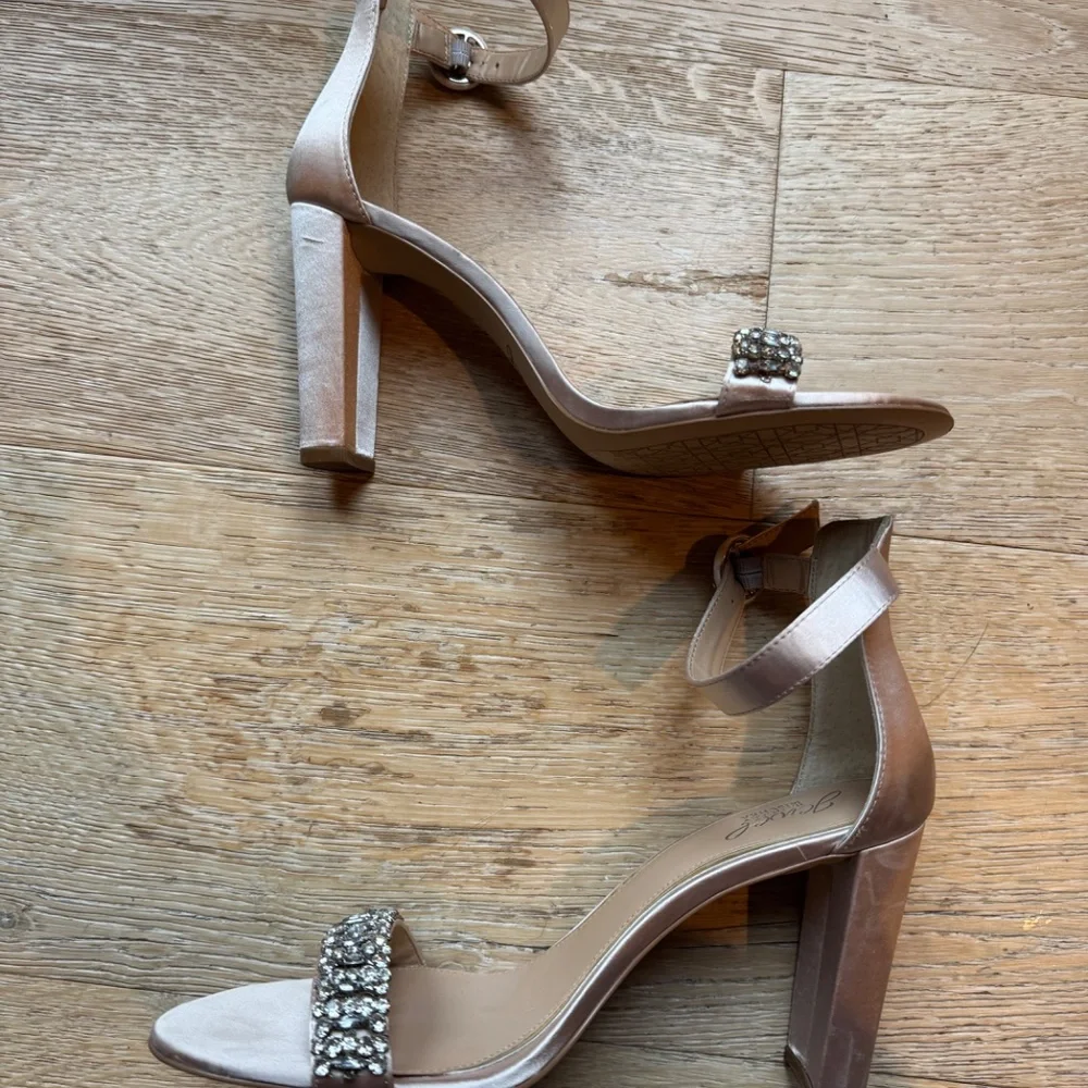 Jewel Badgley Mischka Jameson Sandal  Satin Embellished Women's Sz11 Price Firm!